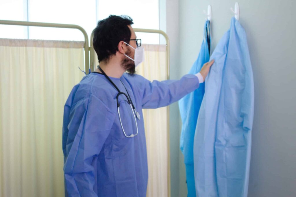 Reusable and Disposable Isolation Gowns in Modern Healthcare Environments